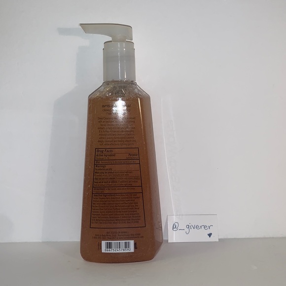 Calypso Berry Anti-Bacterial Deep Cleaning Hand Soap - Picture 2 of 6